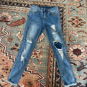 BDG 26W crop twig high rise jeans. Stretchy